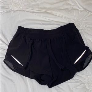 LULU hottyhot shorts SIZE 6 BLACK